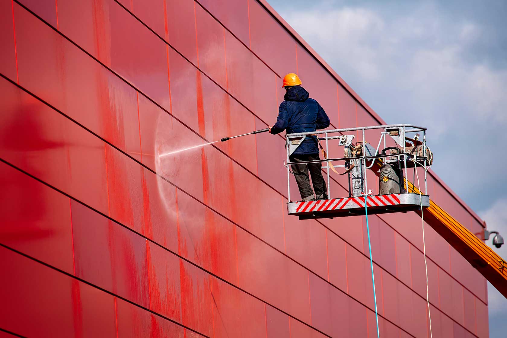 Building exterior pressure washing in Toronto