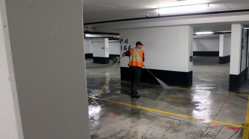 Garage power washing in Toronto