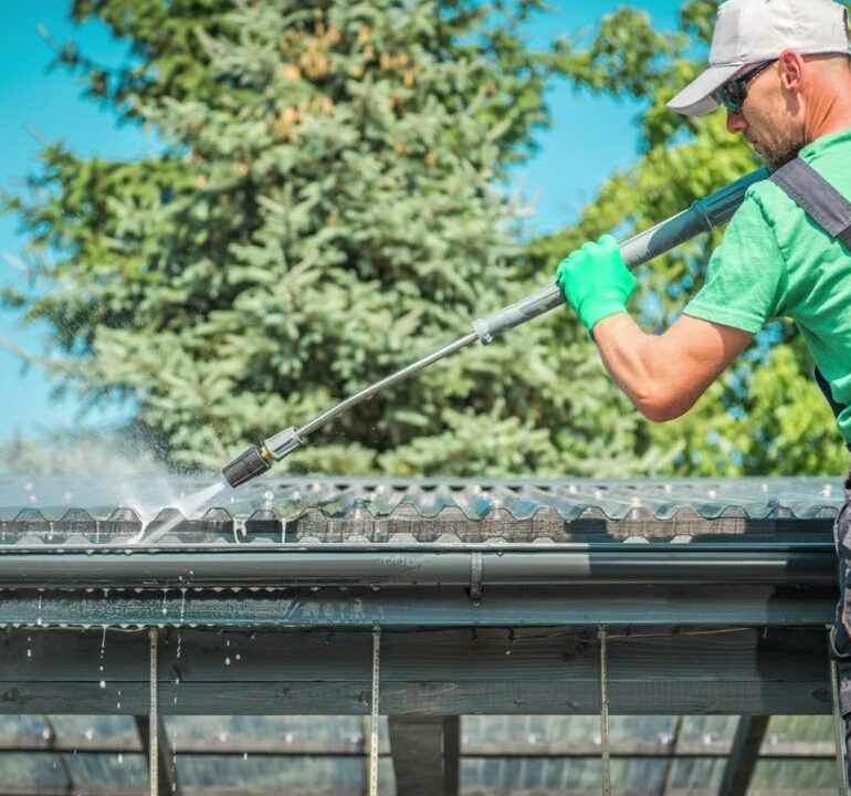 Eavestrough cleaning Toronto