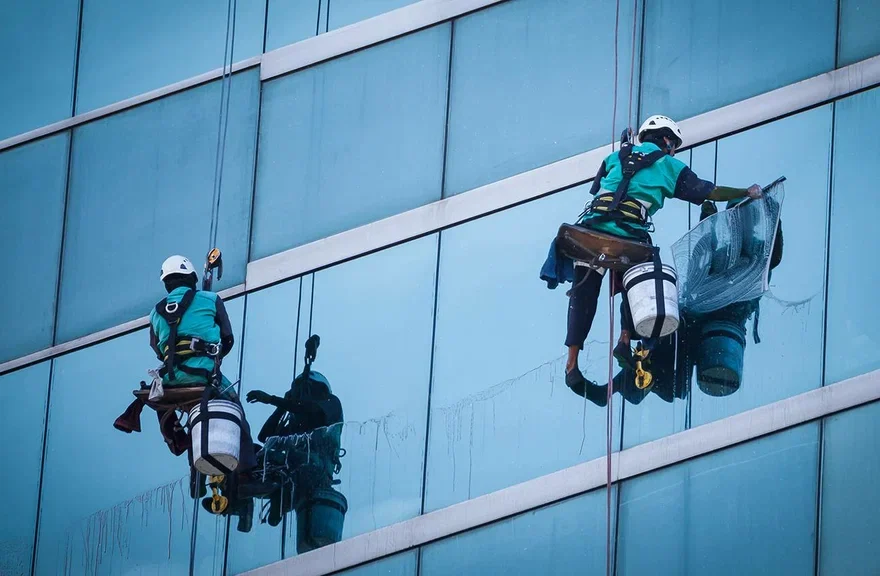 Building exterior pressure washing in Toronto
