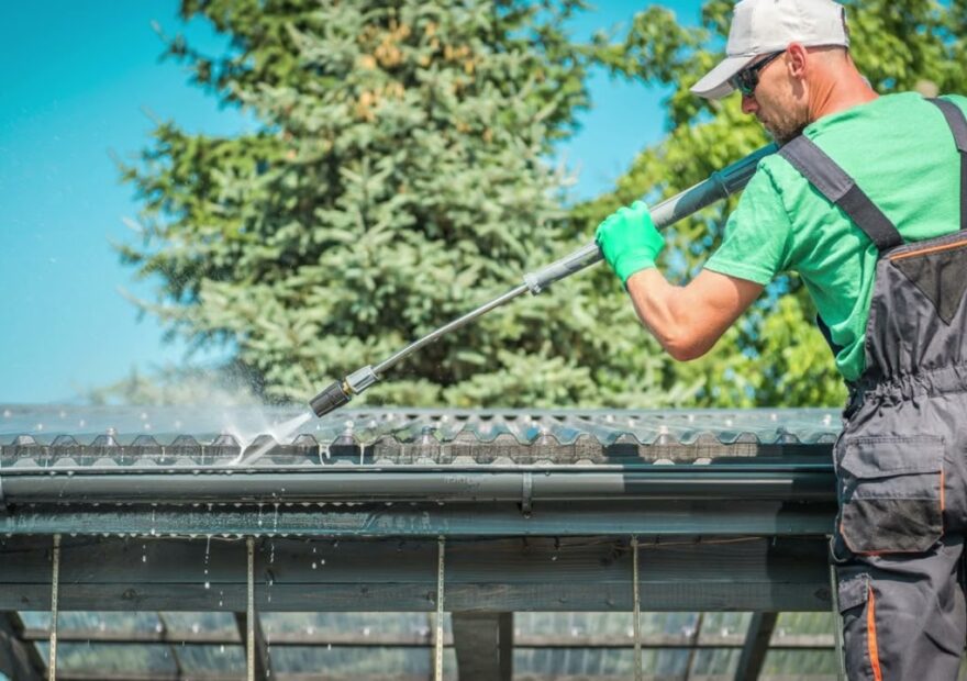 Eavestrough cleaning Toronto